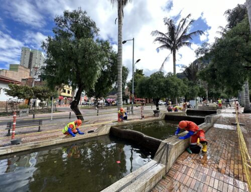 Aguas de Bogotá: Impactante limpieza del Eje Ambiental en 2024